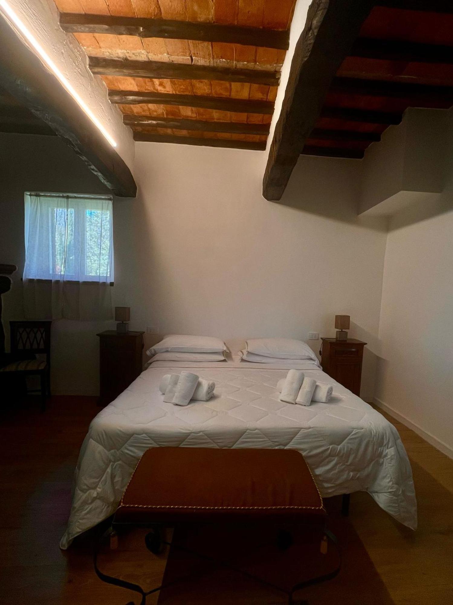 קולה ואל ד'אלזה Hotel Il Pietreto מראה חיצוני תמונה