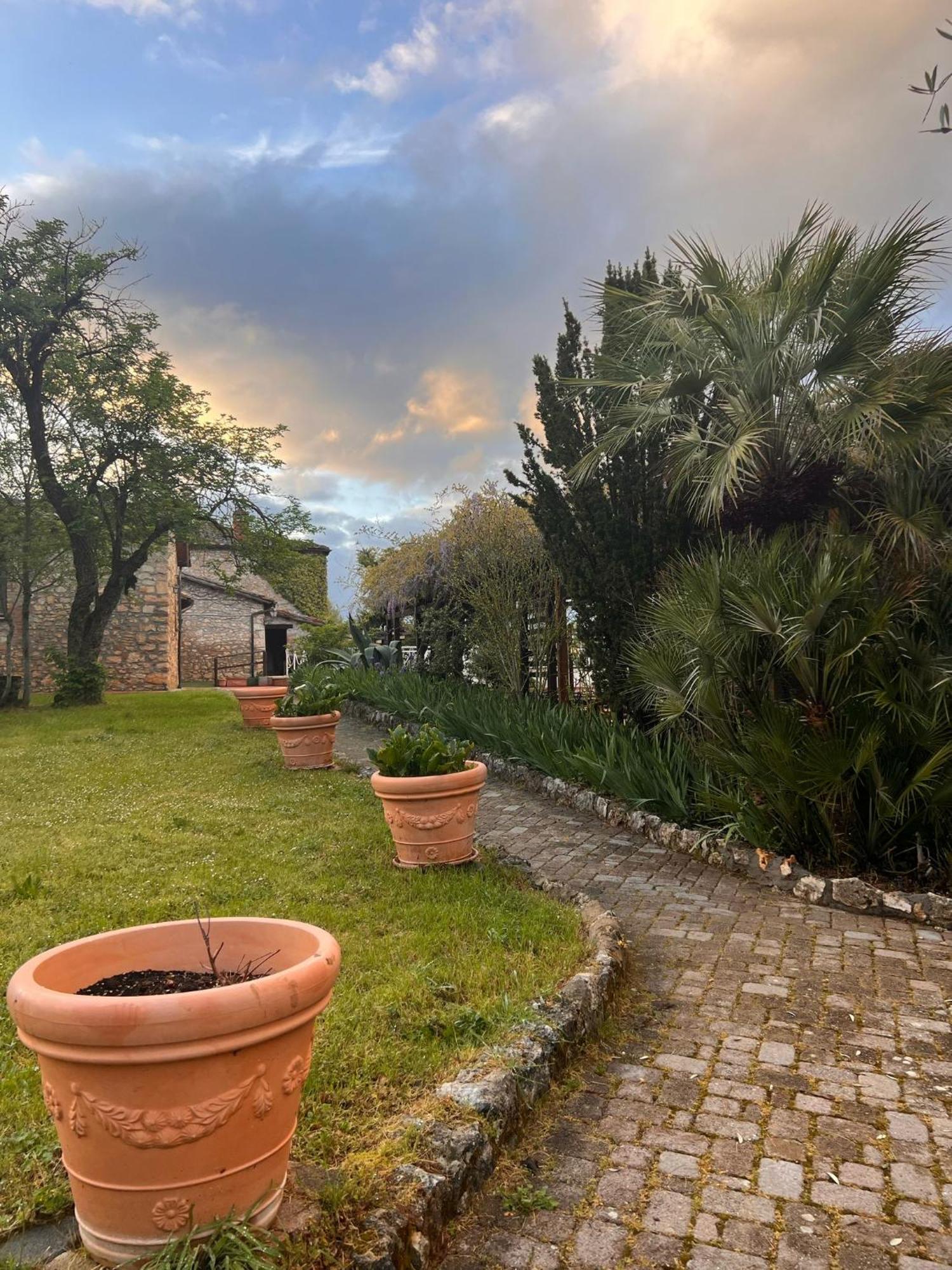 קולה ואל ד'אלזה Hotel Il Pietreto מראה חיצוני תמונה